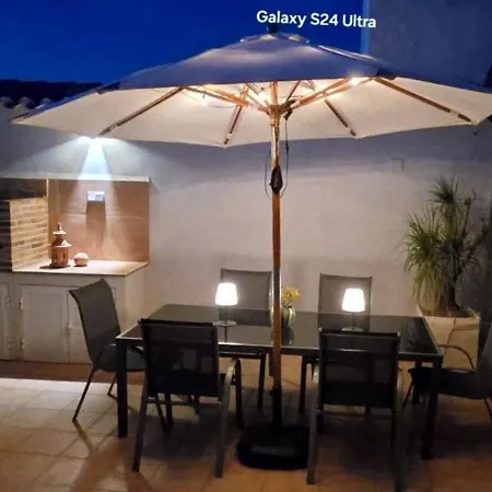 El Castell Casa de Férias *